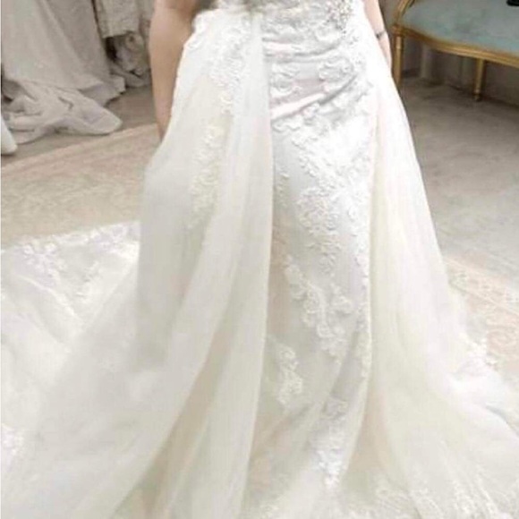 Robe de mariage haut de gamme - Picture 7 of 12